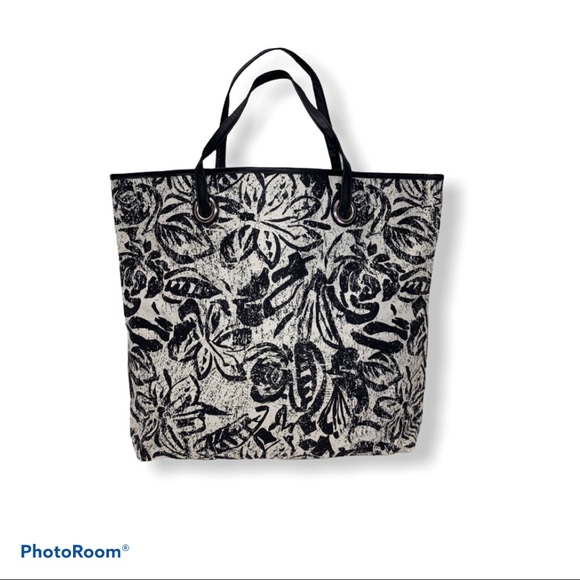 Roxy Handbags - Roxy Tote Bag *NWOT